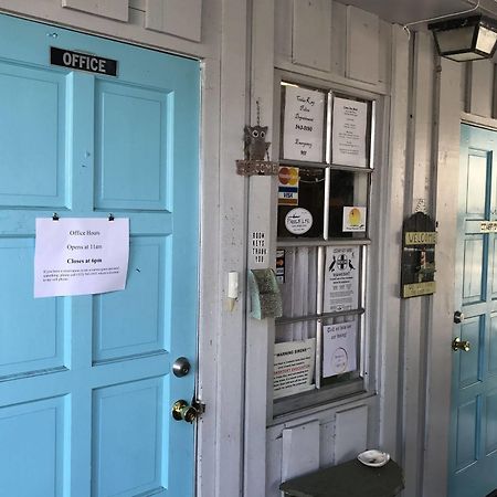 Cedar Inn シダー・キー エクステリア 写真