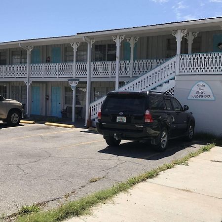 Cedar Inn シダー・キー エクステリア 写真