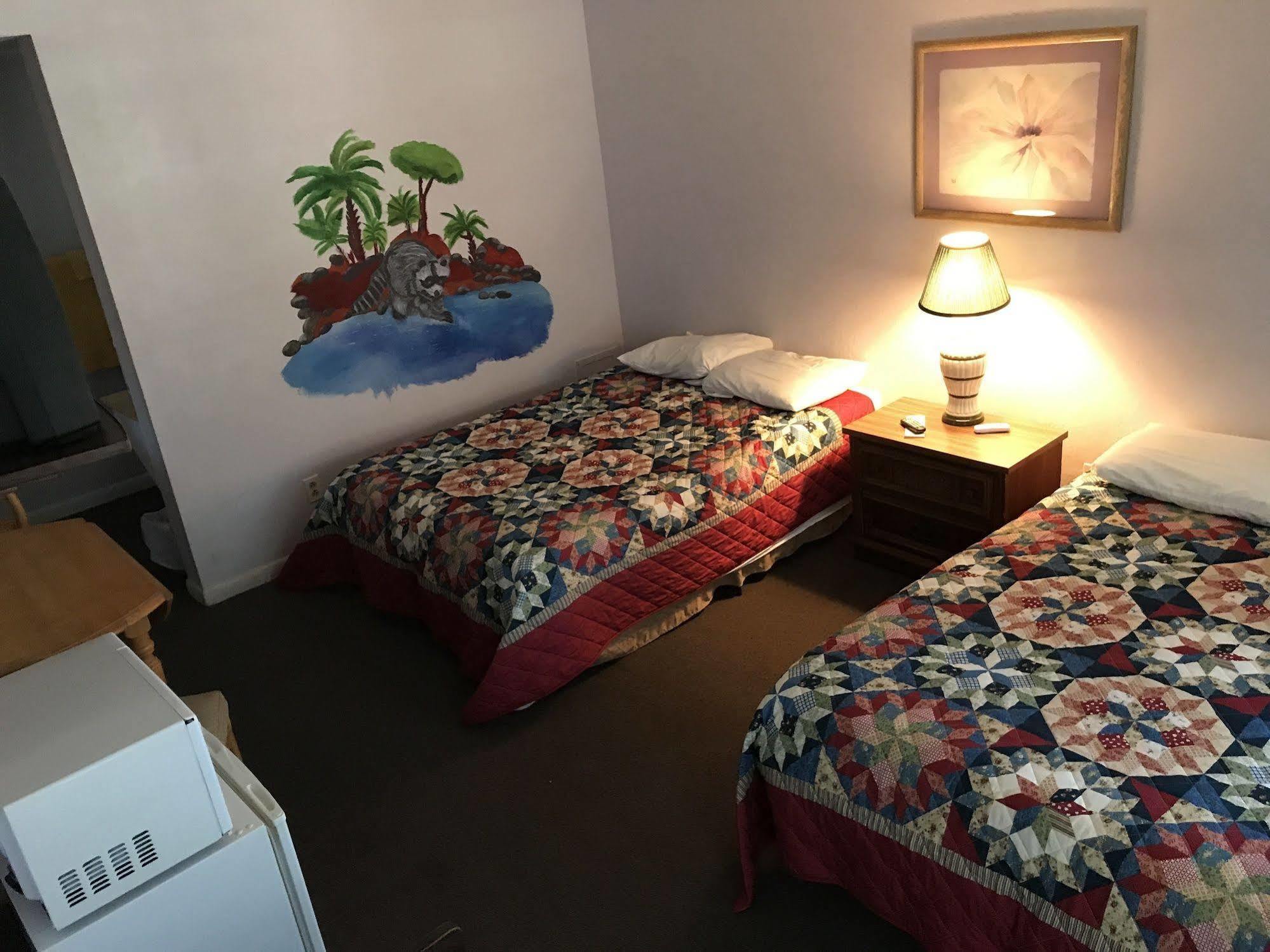 Cedar Inn シダー・キー エクステリア 写真